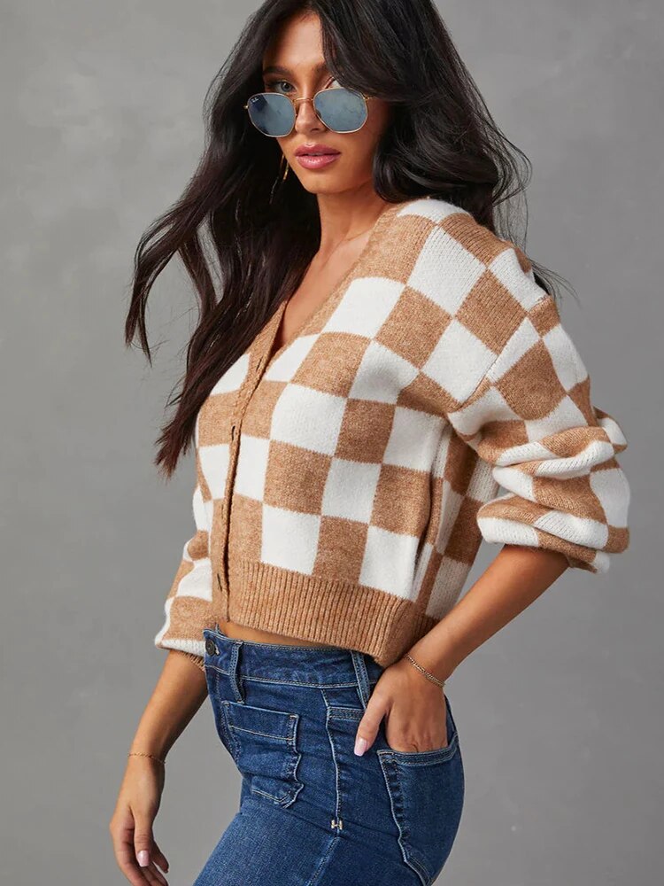 Isabel - Vintage Checkered Sweater with Button Closure