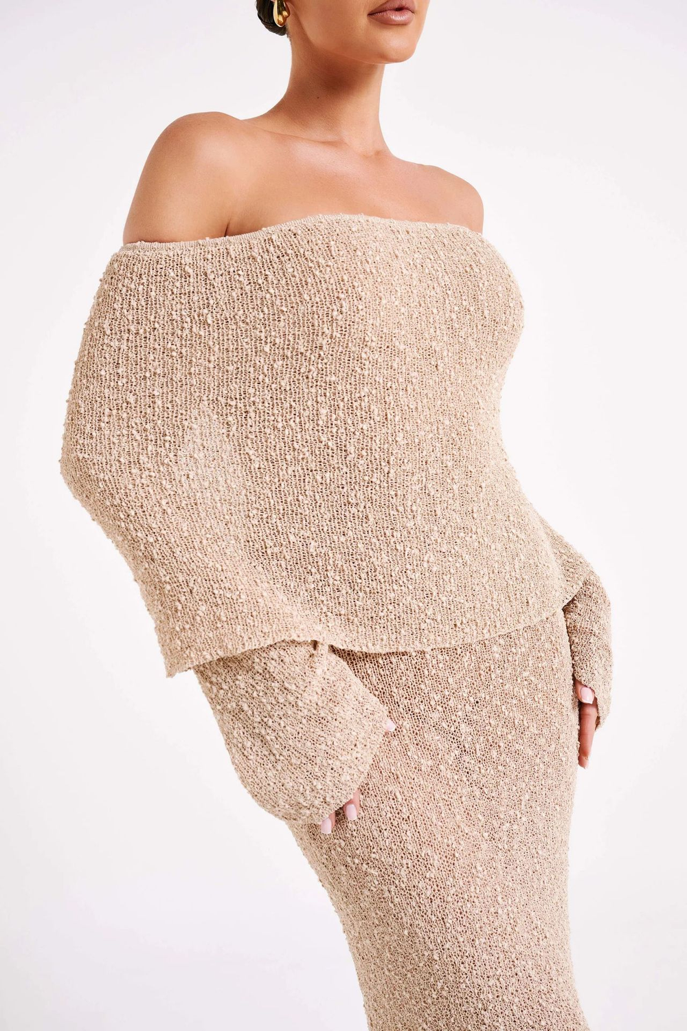Clarisse | Elegant Off-Shoulder Maxi Dress