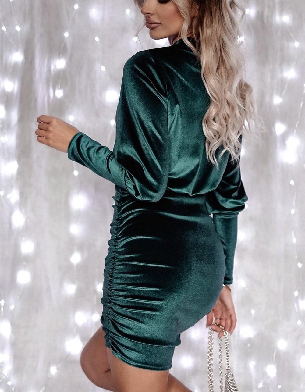 Esi | Chic Green Velvet Bodycon Dress